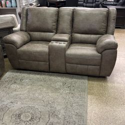Reclining Loveseat 