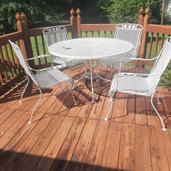 White Heavy Outdoor Furniture Table And 4 Chairs 