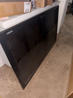 Sharp AQUOS LC-60E79U 60-inch LCD TV
