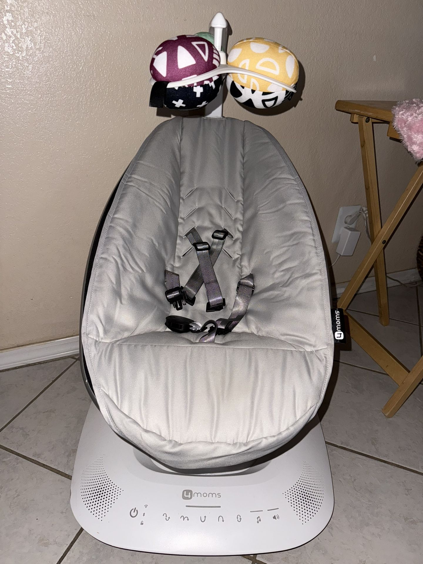 4 Moms Mamaroo Swing