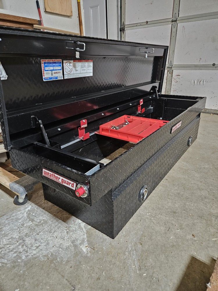 Weather Guard 127-5-02 Truck Toolbox – Black Diamond Plate – Great Condition