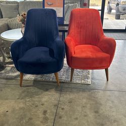 Accent Chairs 