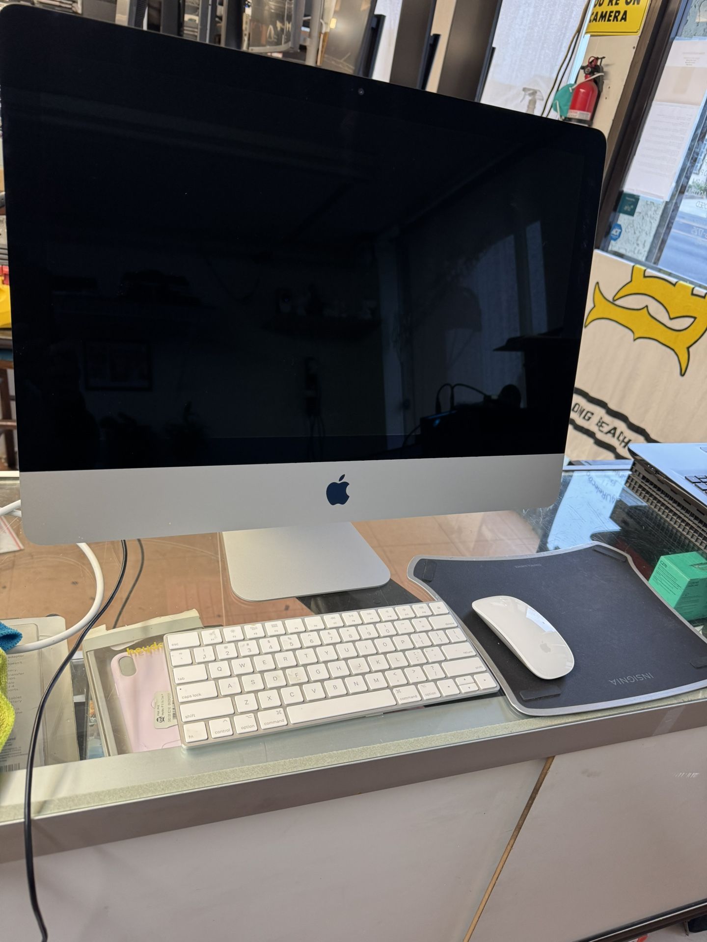 Apple iMac A2116 21.5” 4K Retina – 3.0GHz i5 | 8GB RAM | 256GB SSD | Radeon Pro 560X | macOS 15.7.1