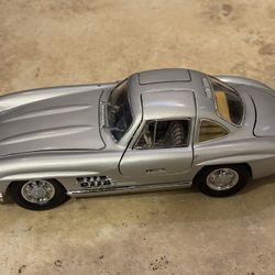 Maisto  Special Edition Mercedes Benz 300SL Following.1954