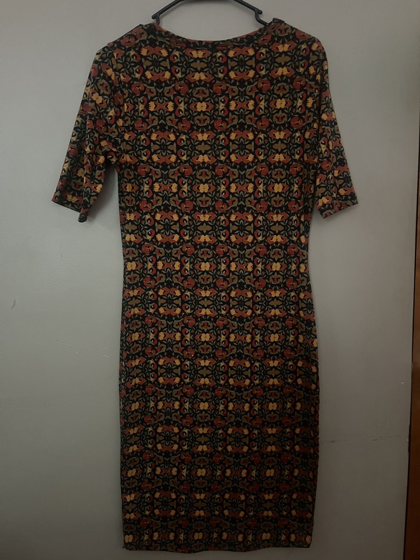 Lularoe Vibrant Patterned Short Sleevee Dress