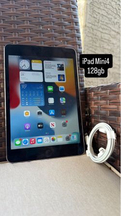 iPad Mini 4. Like New And Unlocked! Wifi And Cellular!