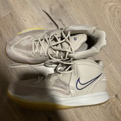 Kyrie Basketball Shoes Size 12