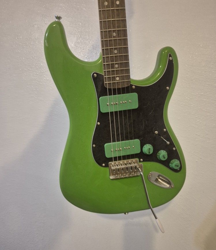 Squier Sonic