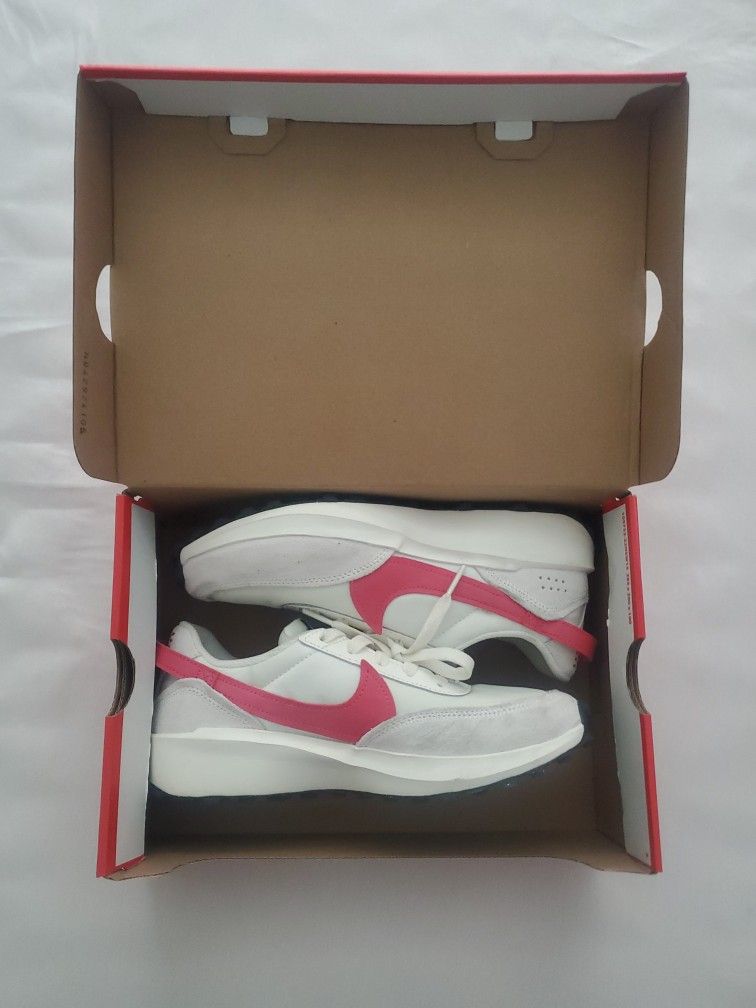 Nike Waffle Debut Women's Size 7.5