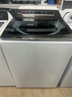 Whirlpool Top Load Smart Washer 5.3 CU  with a Dark Glass Lid and a Digital Touch  Control  Panel