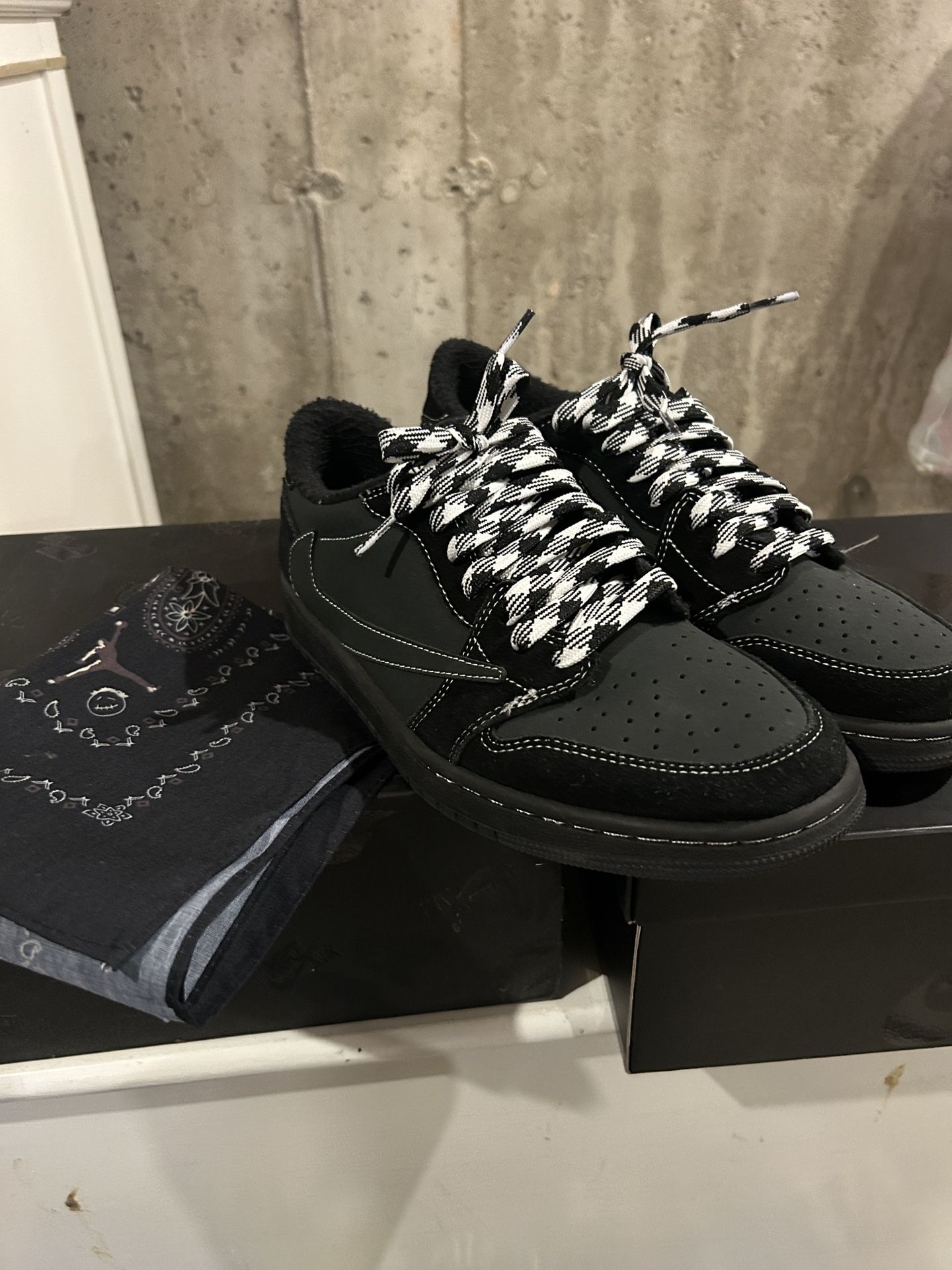 Nike Air Jordan Low OG Travis Scott Size