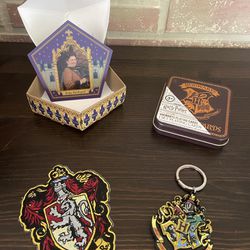  Harry Potter Gryffindor Patch, New Playing Cards, Keychain, Empty Box with Card. Thumbnail