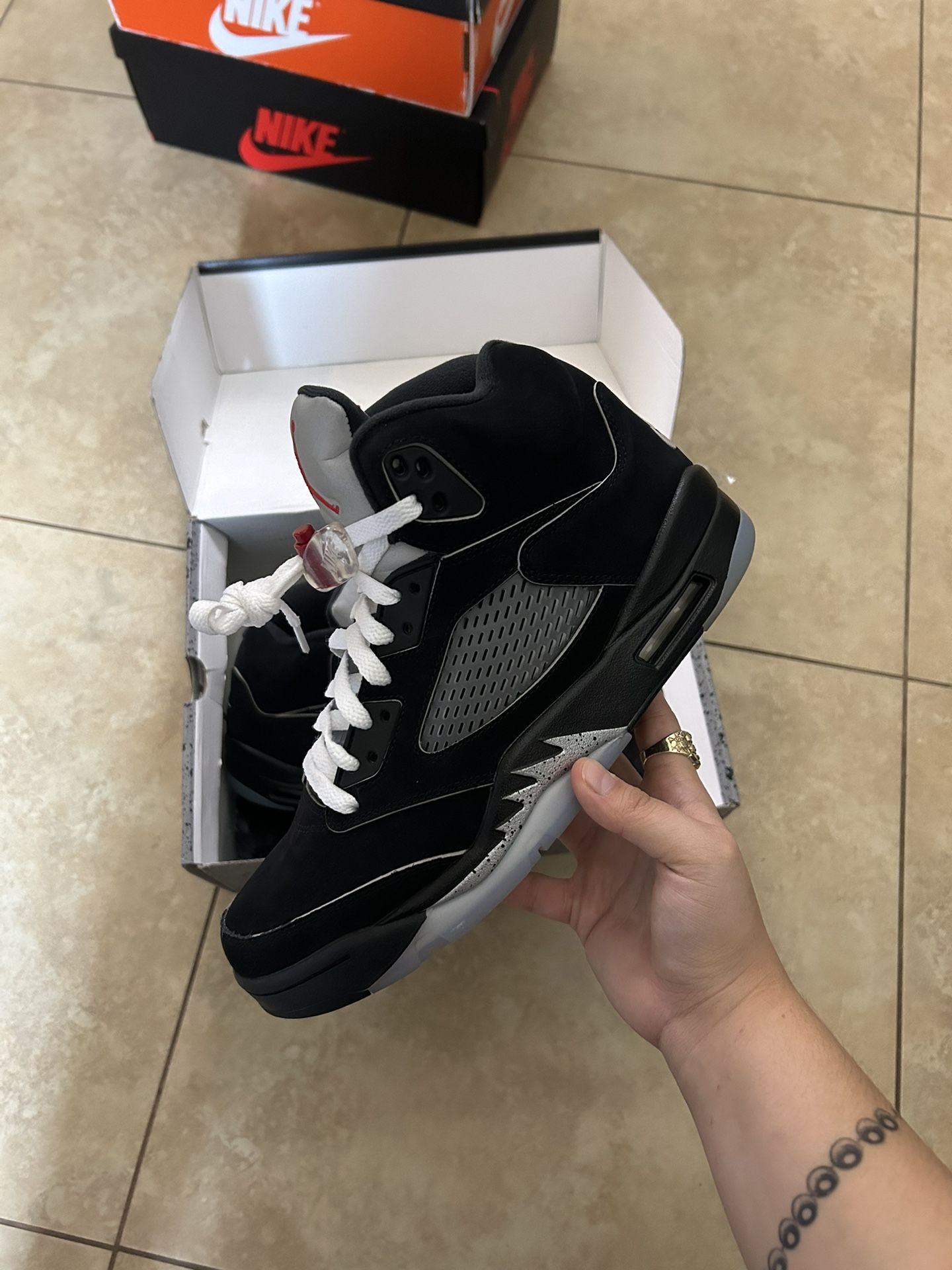 Jordan 5 Retro Metallic 2025