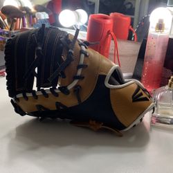 Easton 1B, Glove
