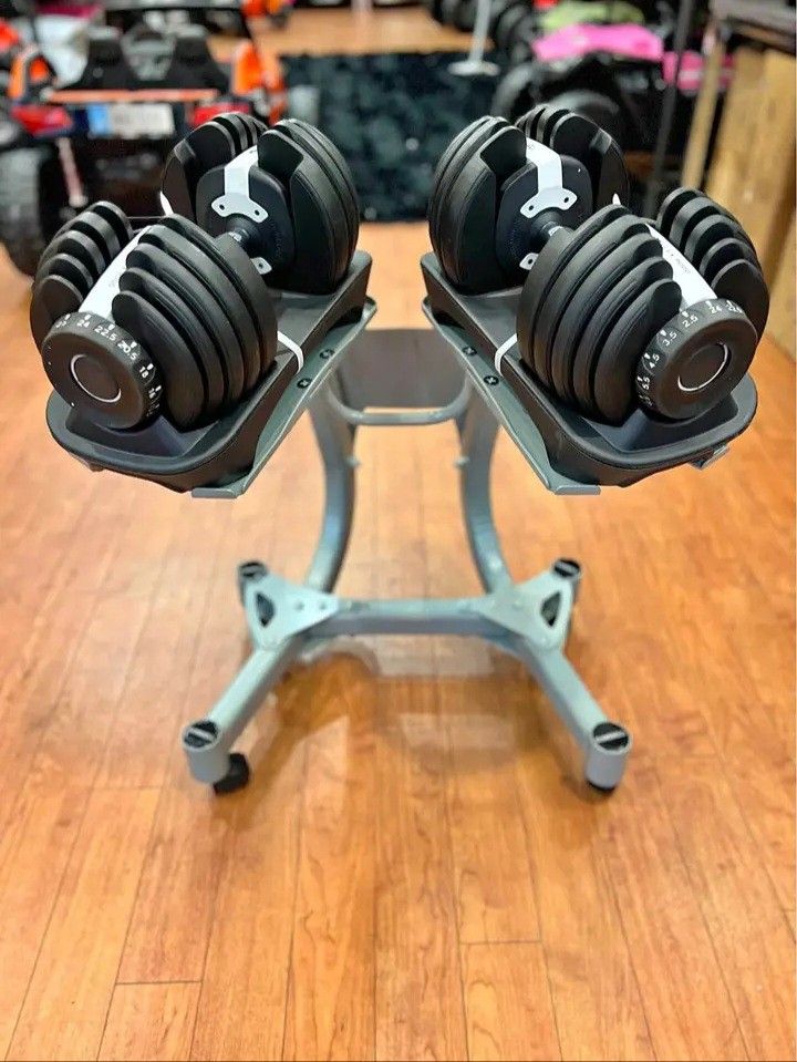 Adjustable- Dumbbell- and- Rack