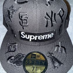Supreme x MLB hat by New Era NEW