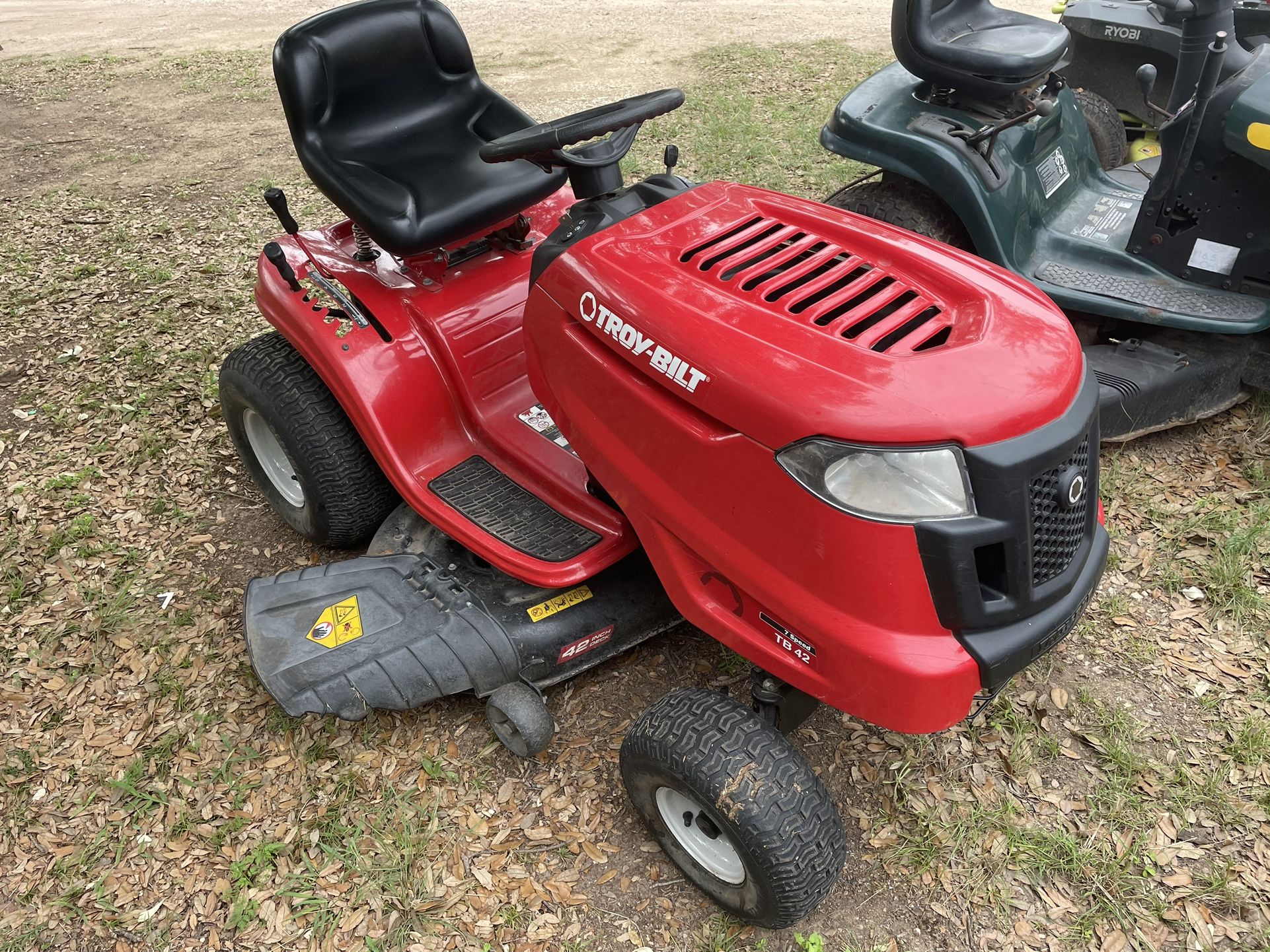 Troybilt TB42 42”Riding Lawn Mower 420cc Like New 