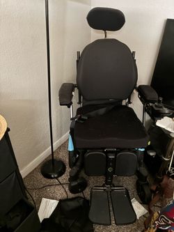 Electric wheelchair