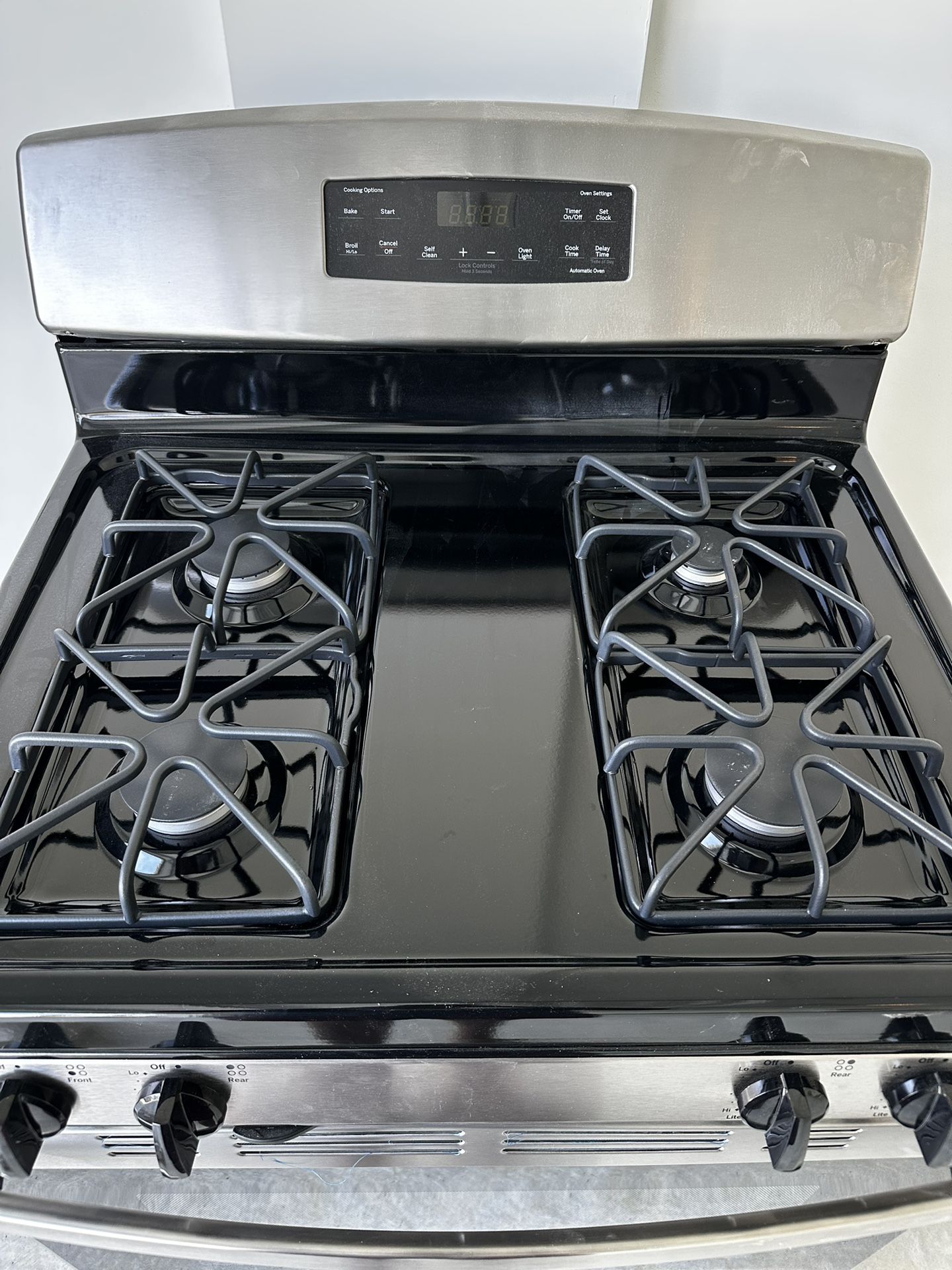 GE 30 inch wide 5 Cu.Ft standing Gas Range Cooktop.