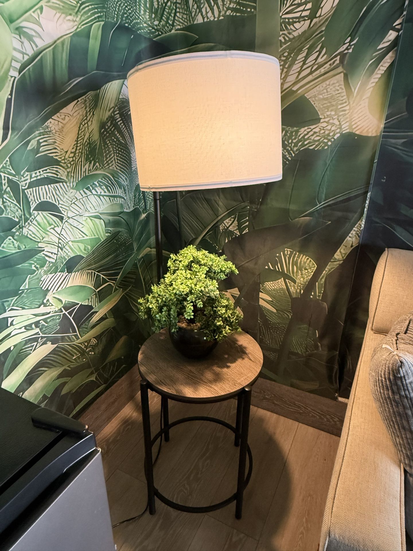 Standing Light With Table 