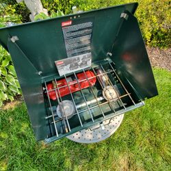 COLEMAN 2 BURNER CAMP STOVE - EXC. CONDITION