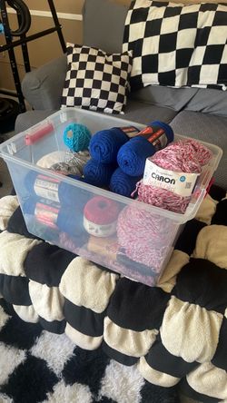 Bulk yarn bin