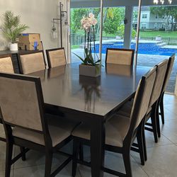 Dining table & 10 Chairs