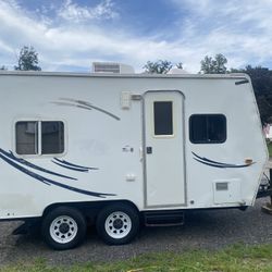 2008 Coachmen Adrenaline Blast 150mph Toy Hauler Camper