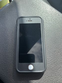 Gold iPhone SE 128GB