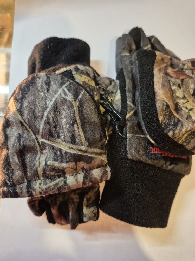 Youth size 4/5 WINCHESTER Camo Thermal Insulated Gloves