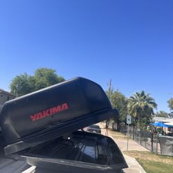 Yakima SkyBox 21 Carbonite Cargo Roof Box for Sale in Tempe AZ OfferUp