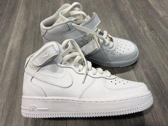 NEW Boy's Nike Air Force size 6Y
