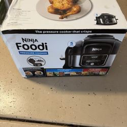 Ninja - Foodi 10-in-1 Pro 5 qt Pressure Cooker & Air Fryer FD101 Slow Cooker