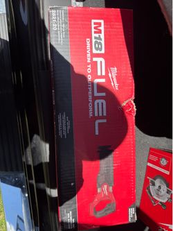 Milwaukee Cordless Sawzall with Battery