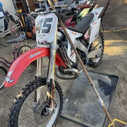 2003 Honda CR something