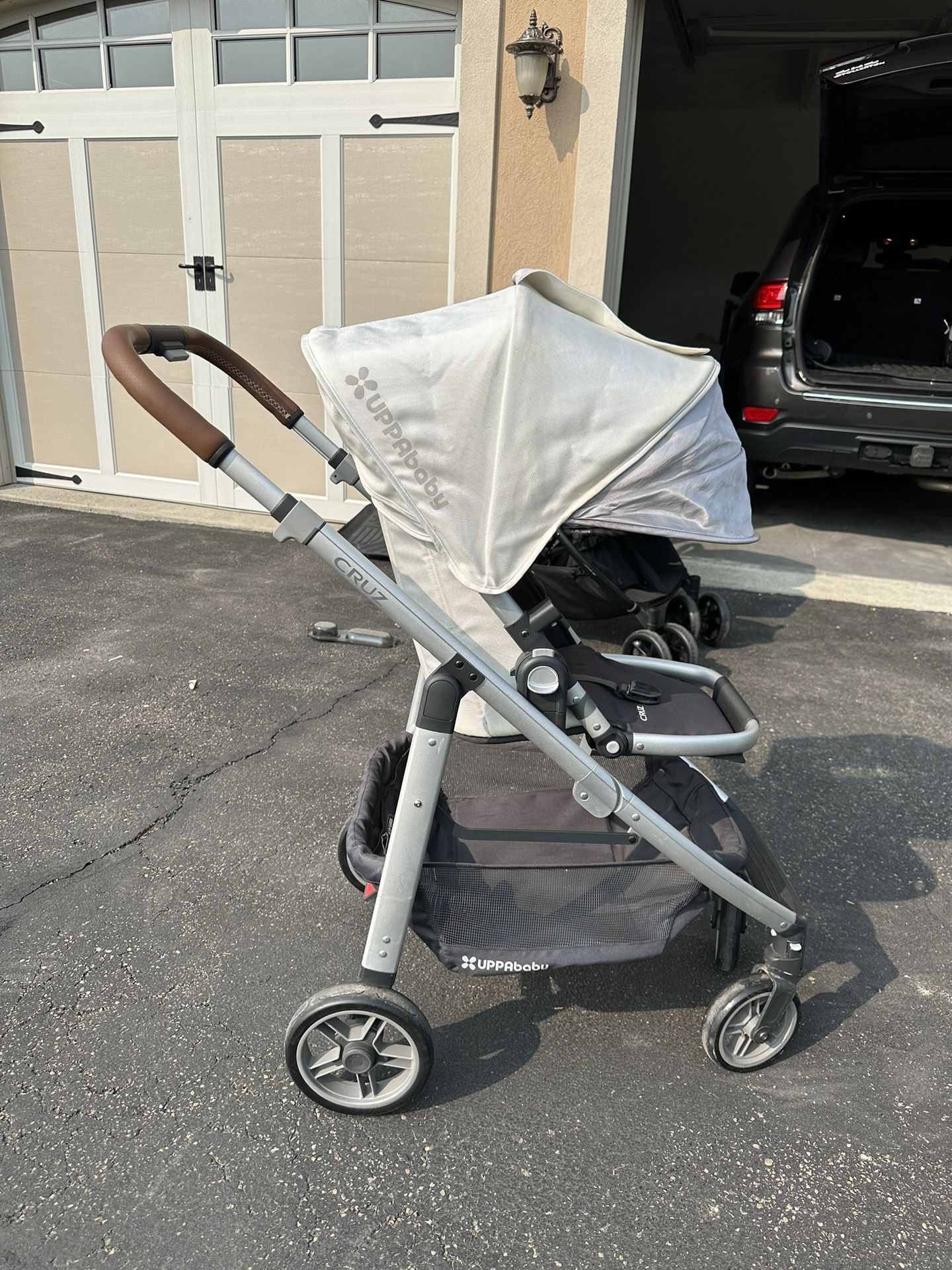 Uppababy Cruz Vista With Snack Tray