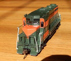 HO DCC Great Northern GP30 electric train locomotive