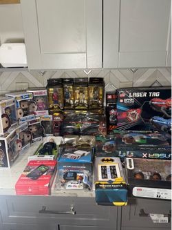$100 Toy and Collectible Bundle!
