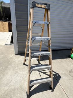 Dewalt Heavy Duty Ladder