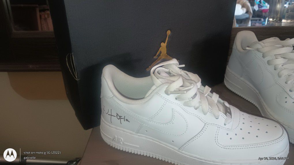 Nike AIR FORCE 1 LOW UTOPIA EDITION 7.5 WHITE