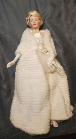 Marilyn Monroe Porcelain Collector Doll