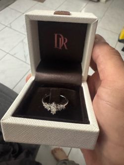 14 K white gold diamond Ring