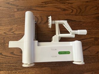 Vegetable Spiralizer Slicer w/ 4 Interchangeable Blades & Storage Case Zoodle Maker Unused Like New