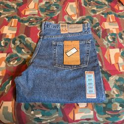 *NEW* Levi Strauss Relaxed Fit Jeans 👖 42 X 32