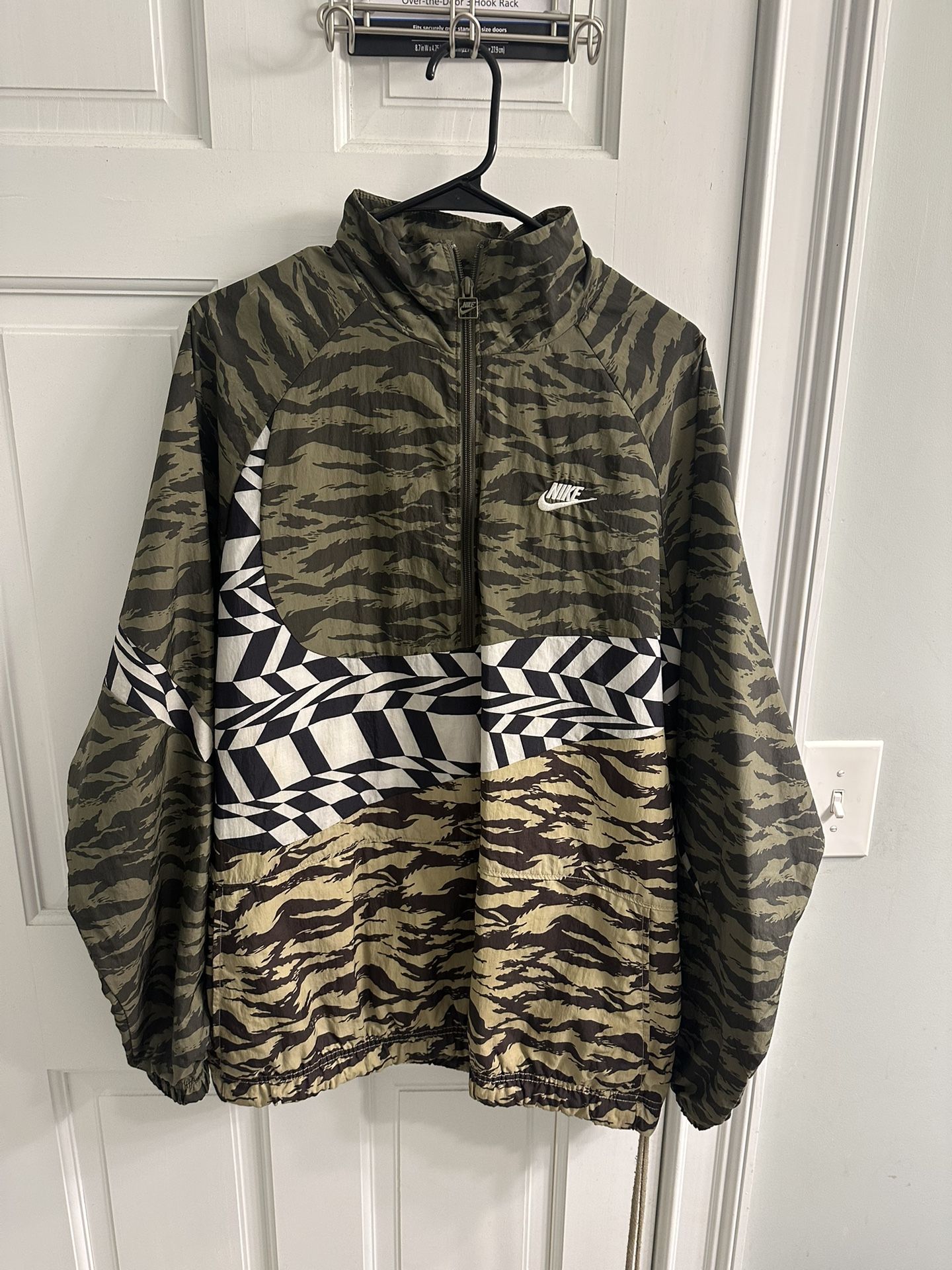 Mens Nike Camo Windbreaker Sz M