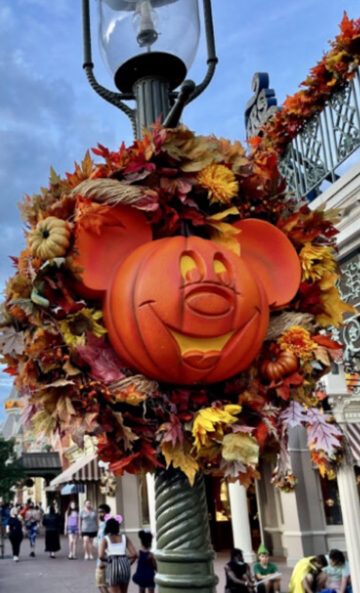 Disney Magic Kingdom Halloween wreath. See photos. Used at Disney World. Mickey not included