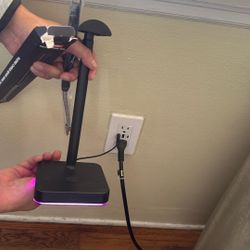 Headset stand 