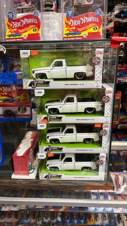 Collectible Jada 1985 Chevrolet C-10. $50 Each