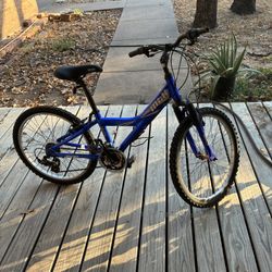 Giant MTX 225 Mountain Bike