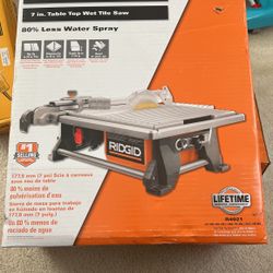 Ridgid 7-in Table Top Saw 